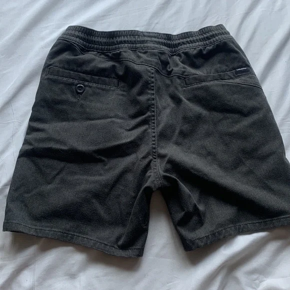 Short volcom - Picture 3 of 3